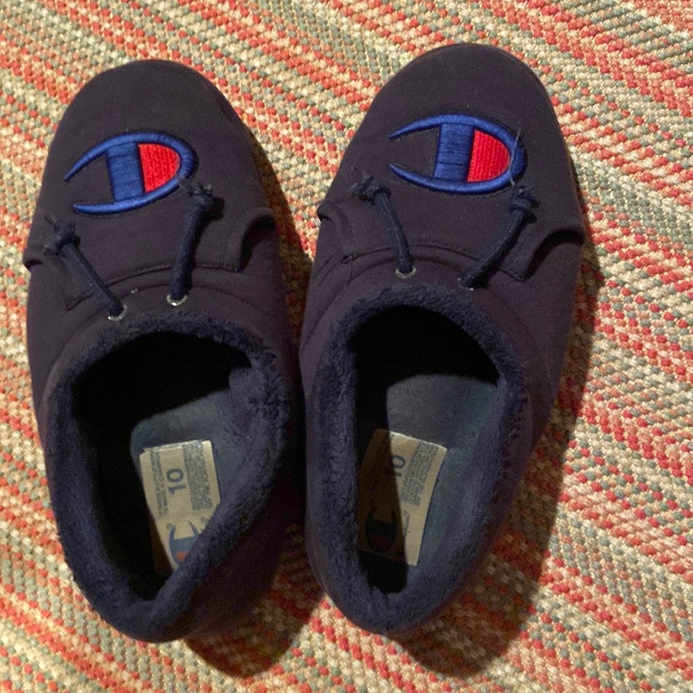 Champion slippers with hoodie pocket